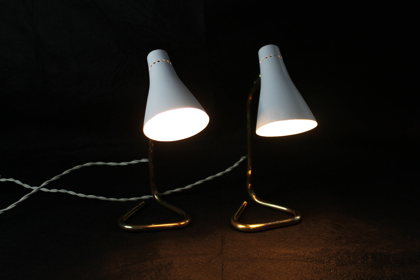 Coppia di Lampade da Tavolo 'Collo di Cigno' in Ottone, Design Anni '50