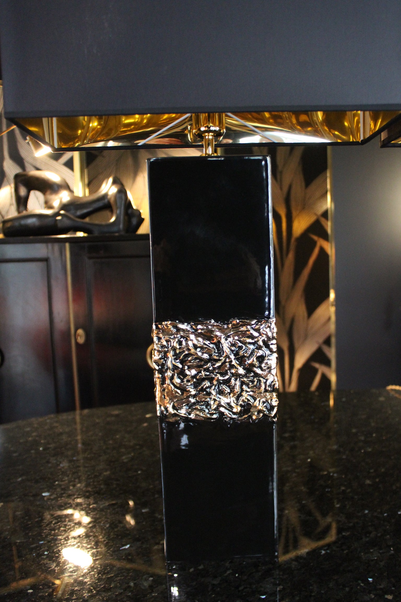 Coppia di Lampade in Ceramica Nera e Fascia Oro, Anni '70