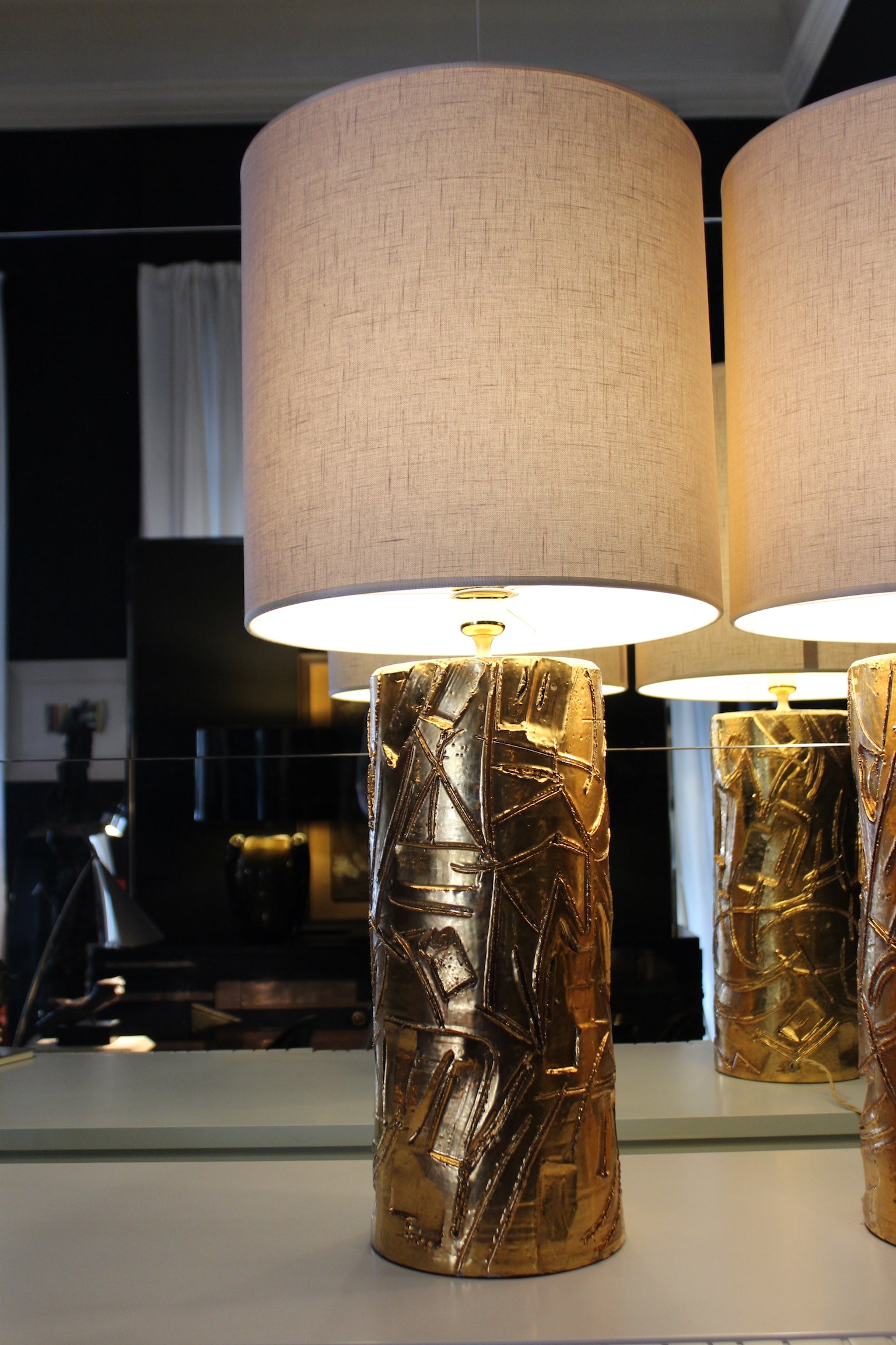 "Banci" Coppia di Lampade Scultoree in Ceramica Oro, Anni '70