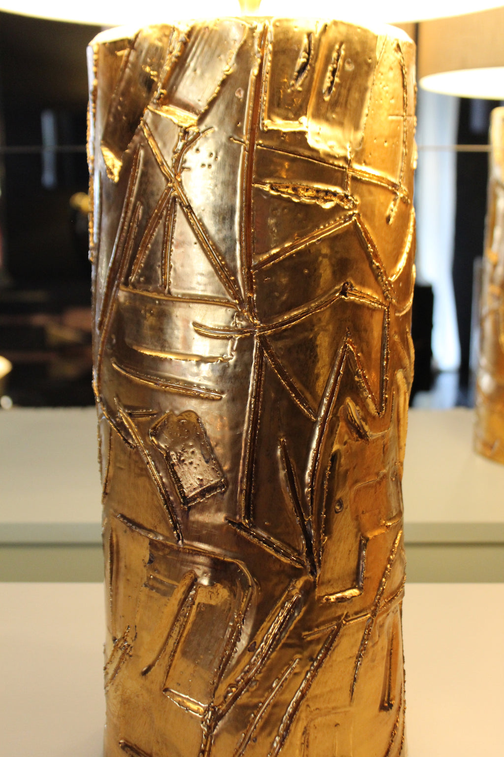 "Banci" Coppia di Lampade Scultoree in Ceramica Oro, Anni '70