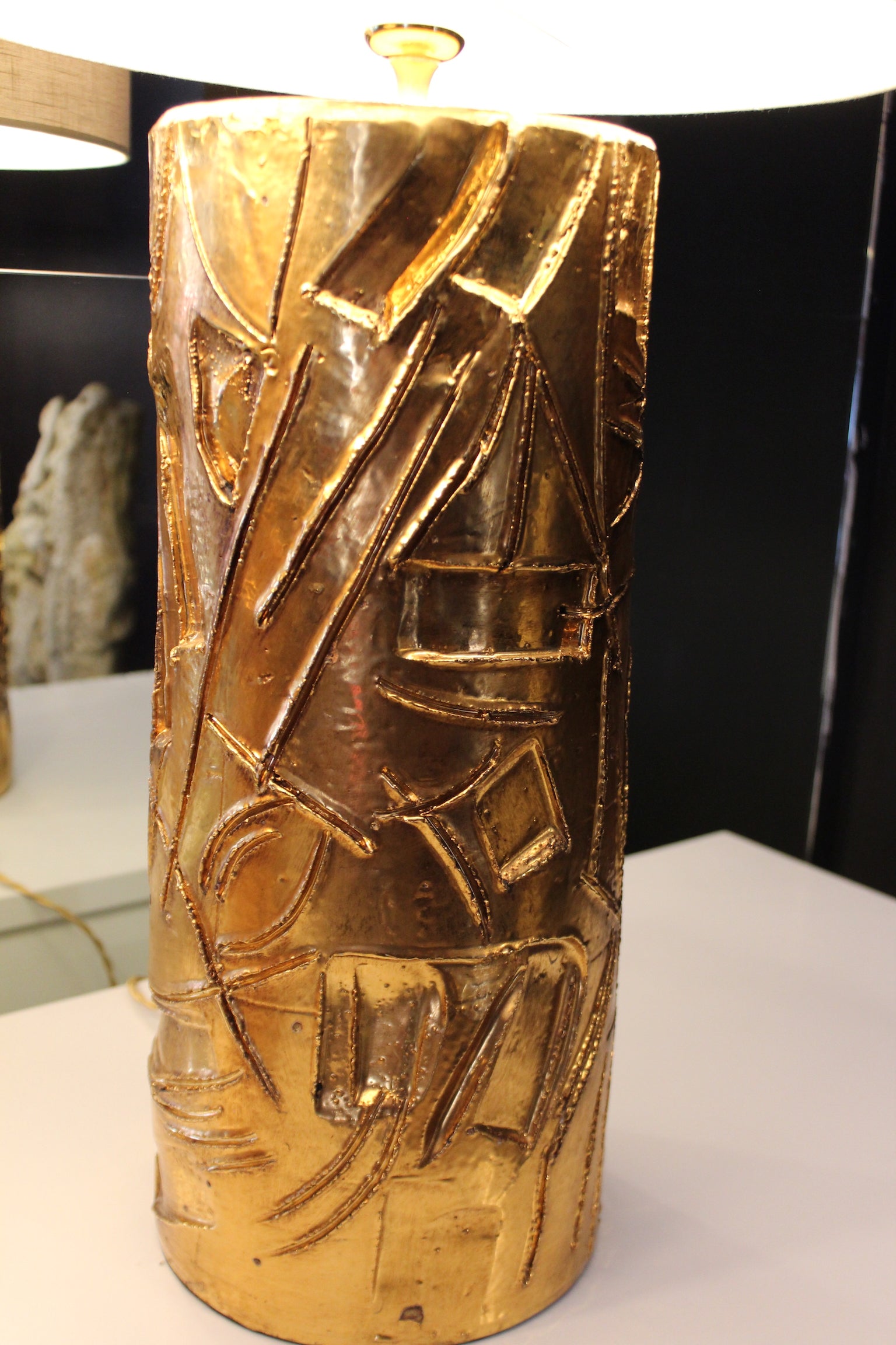 "Banci" Coppia di Lampade Scultoree in Ceramica Oro, Anni '70