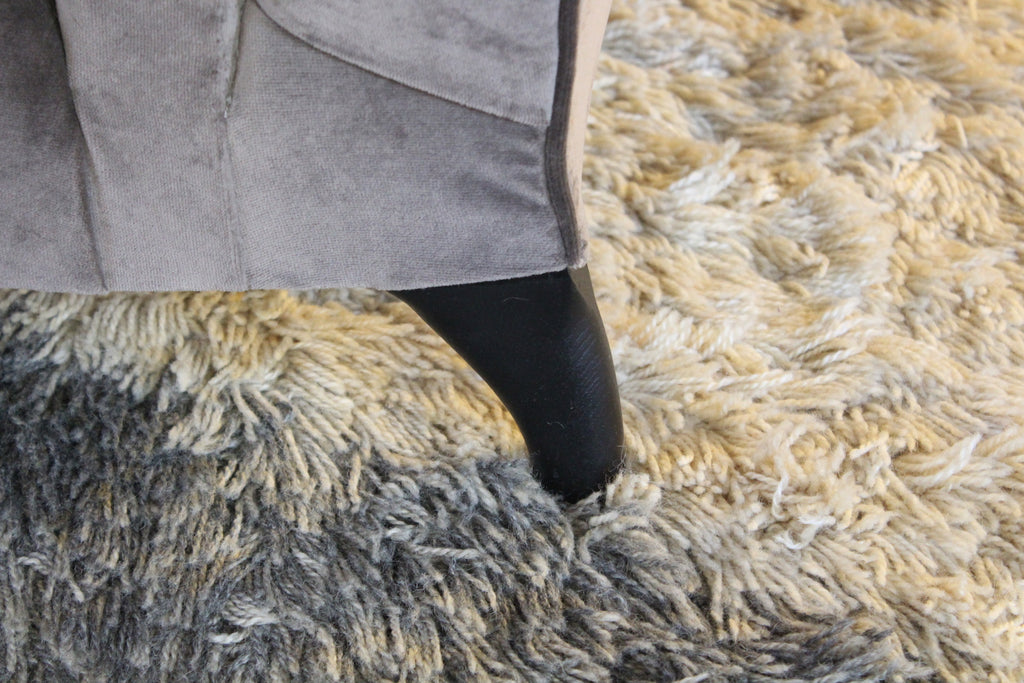 Coppia di Poltrone in Velluto Grigio con Schienale Alto, Anni '40