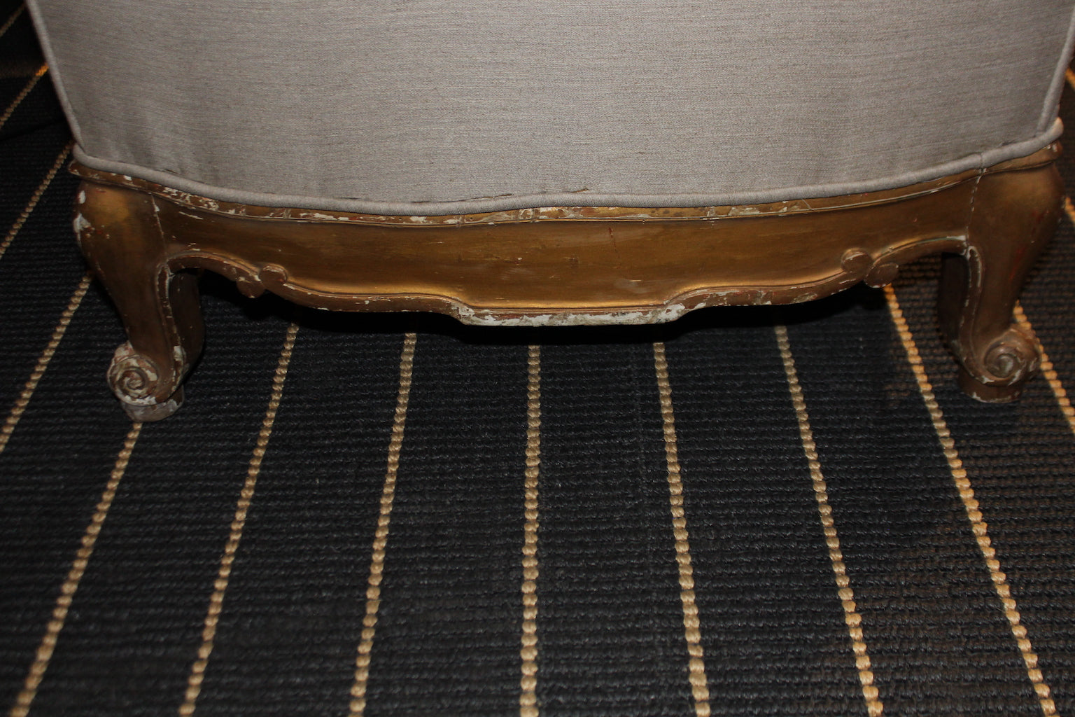 Coppia di Poltrone in Lino con Base Barocca Intagliata, Anni '50