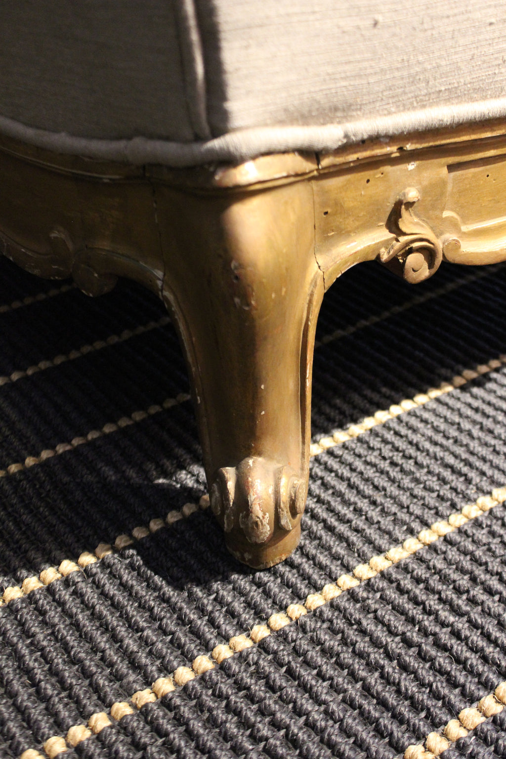 Coppia di Poltrone in Lino con Base Barocca Intagliata, Anni '50