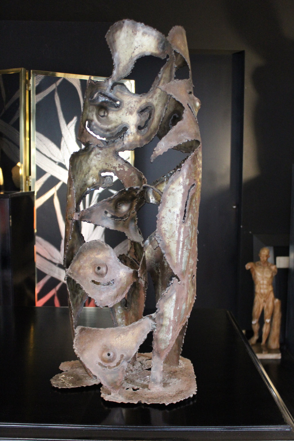 Scultura modernariato Brutalist di Romolo Gling, 1973, in ferro saldato e tagliato, con patina ruggine e bronzo.