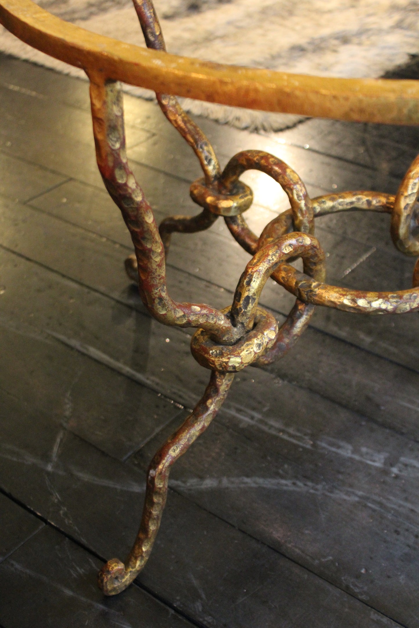 Tavolino da Caffè in Ferro Battuto e Vetro, Finitura Oro, Anni '40