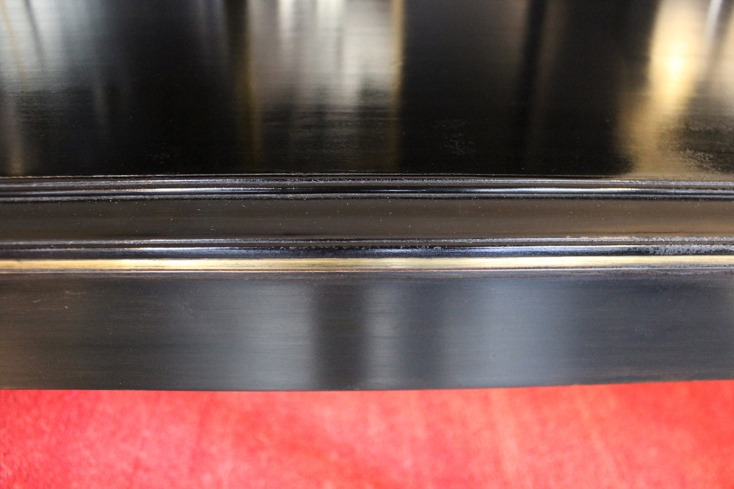 Tavolo da Pranzo Laccato Nero con Dettagli in Ottone, Anni '70