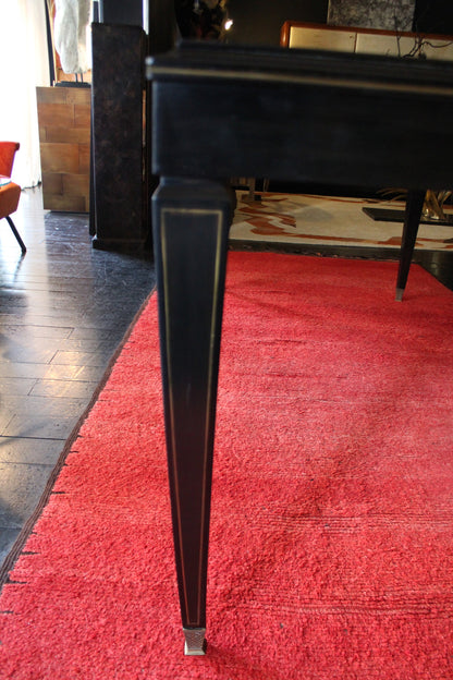 Tavolo da Pranzo Laccato Nero con Dettagli in Ottone, Anni '70