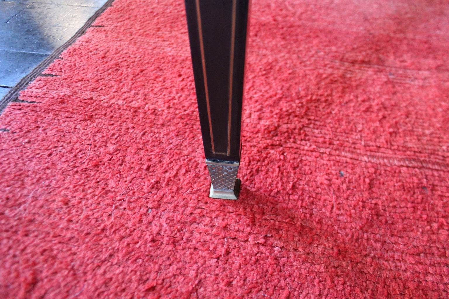 Tavolo da Pranzo Laccato Nero con Dettagli in Ottone, Anni '70