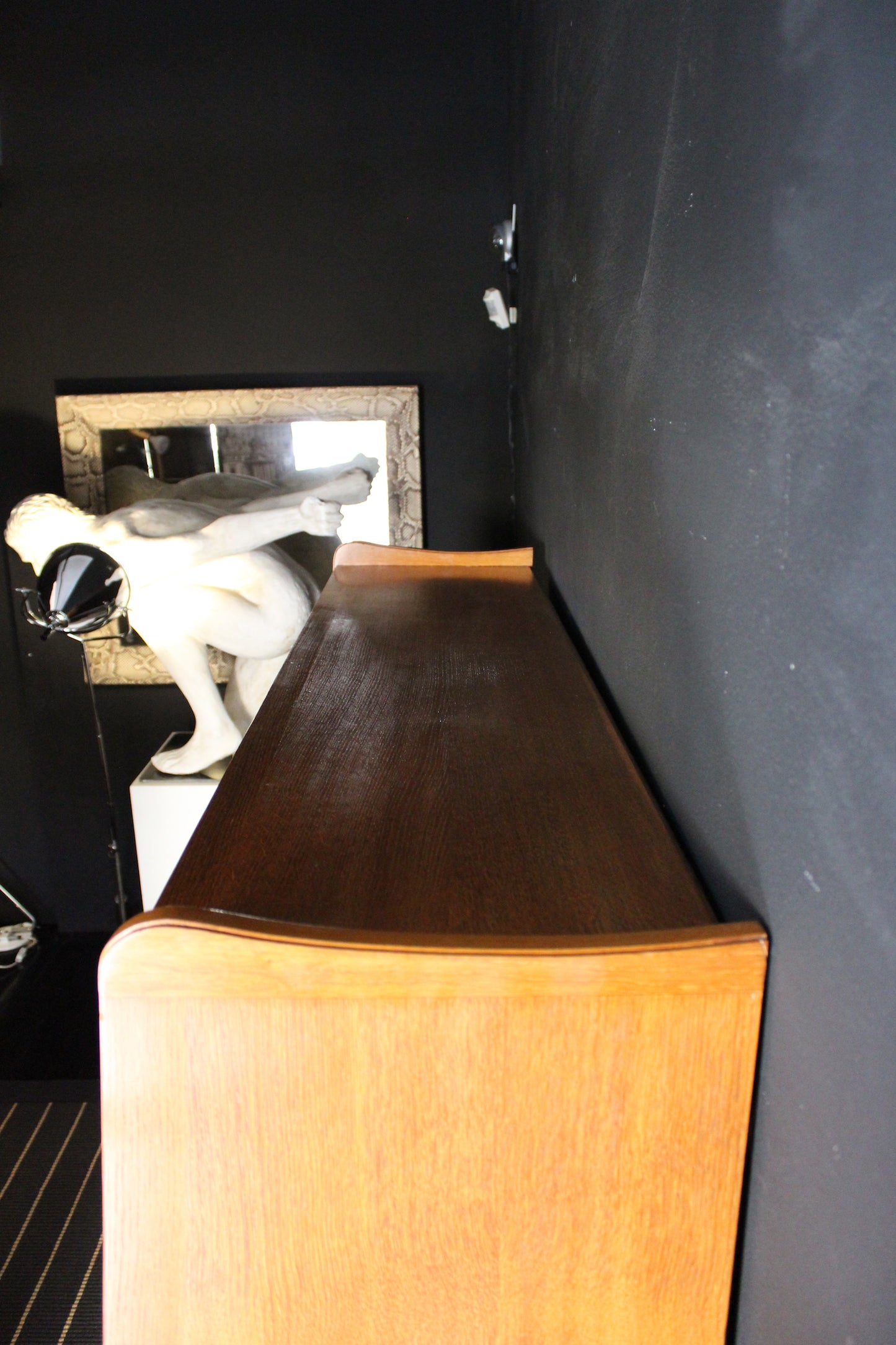 Credenza alta con ante scorrevoli in Rovere, Anni '40