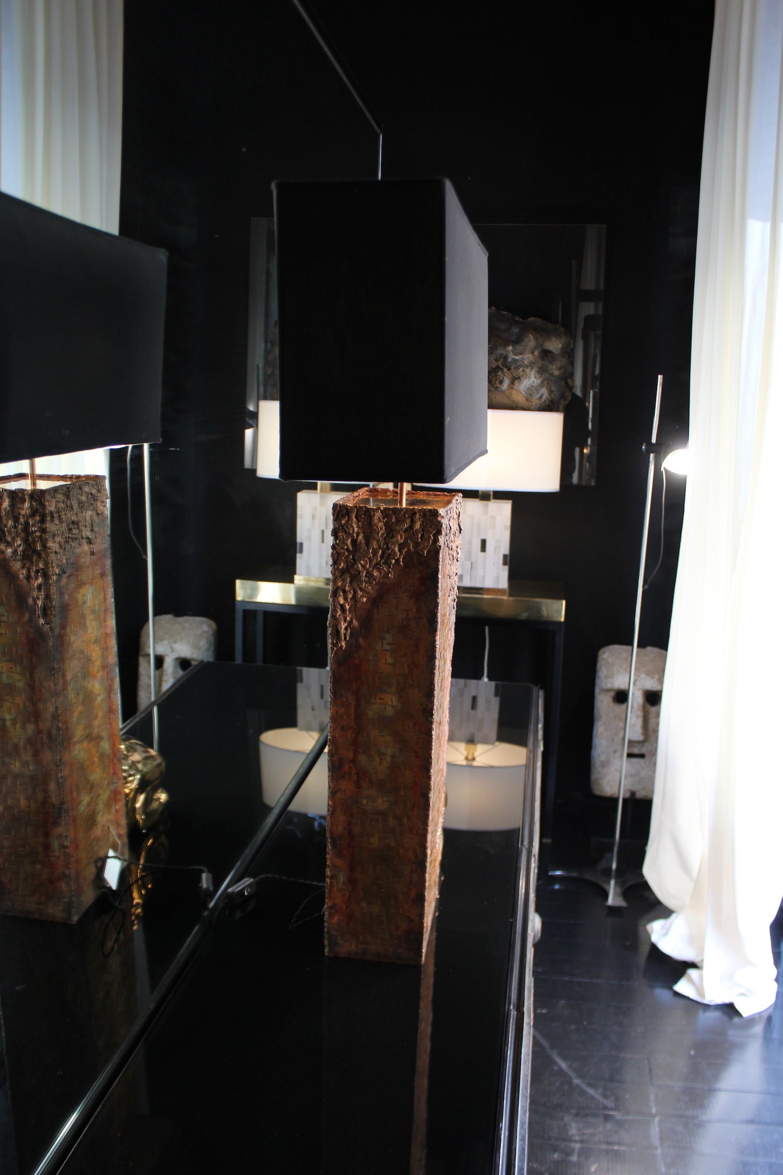 Lampada da tavolo in rame testurizzato, Anni '60