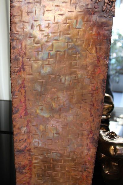 Lampada da tavolo in rame testurizzato, Anni '60